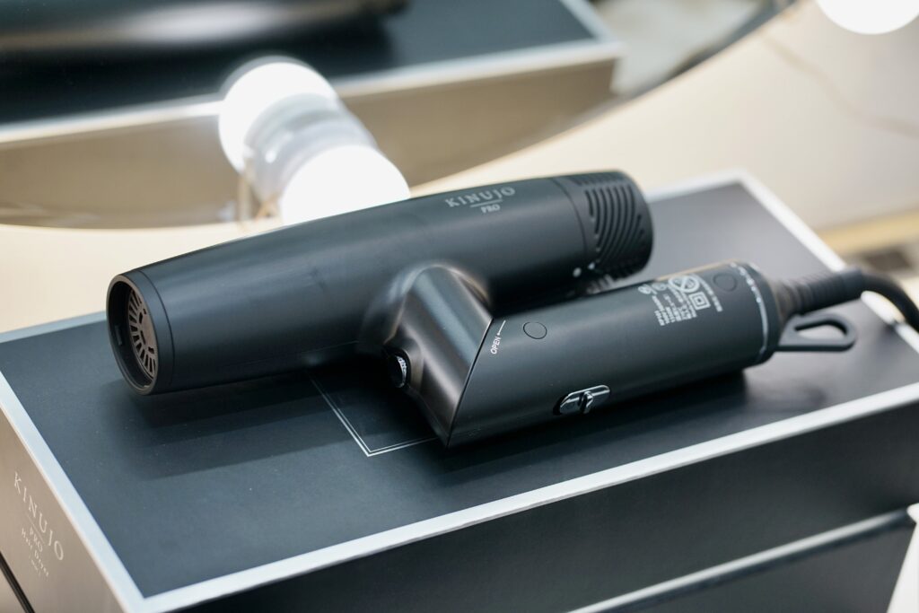 絹女プロドライヤー KINUJO PRO